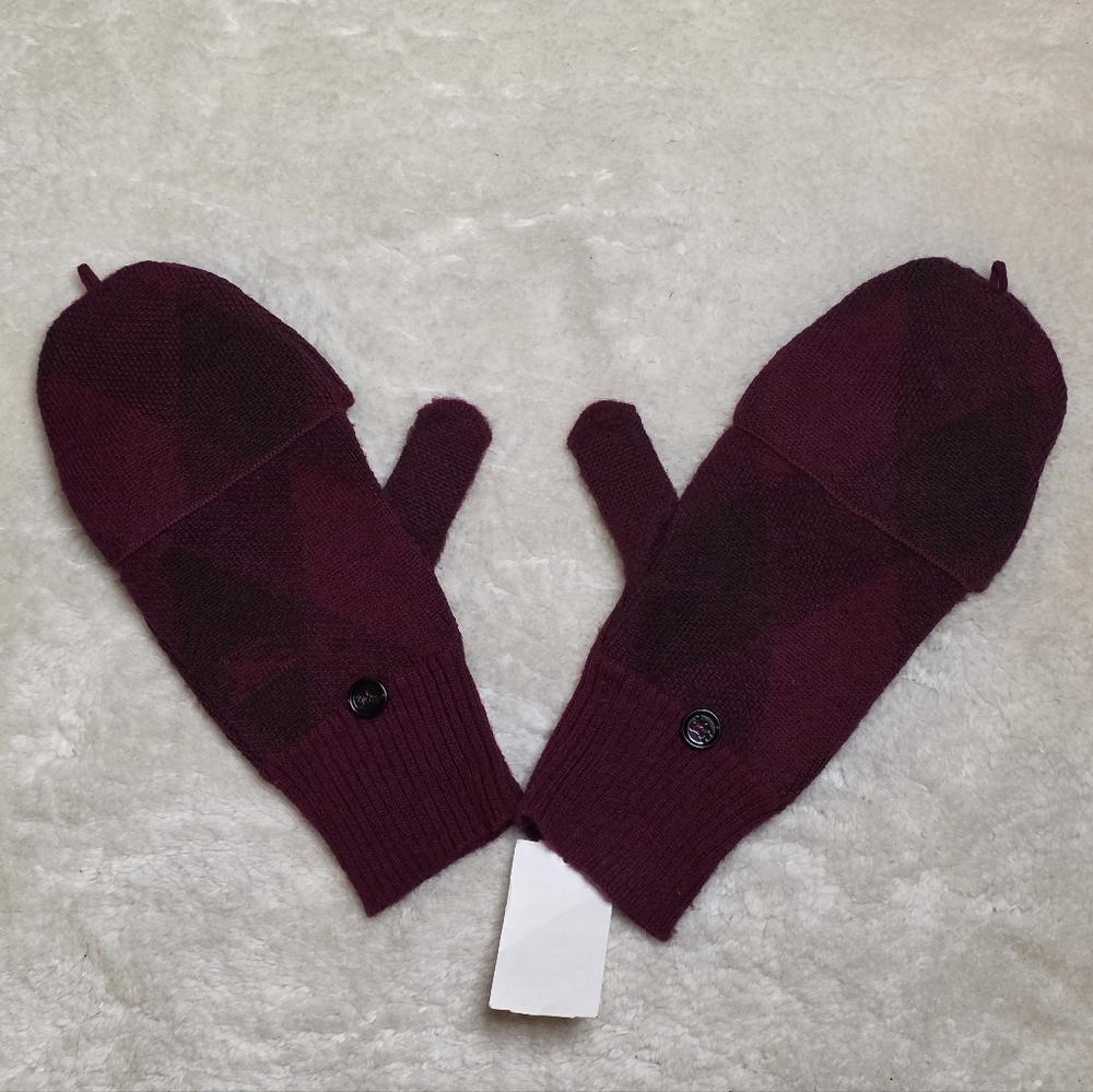 Burberry Argyle Convertible Knit Mittens w Button Accent • Ripple Plum